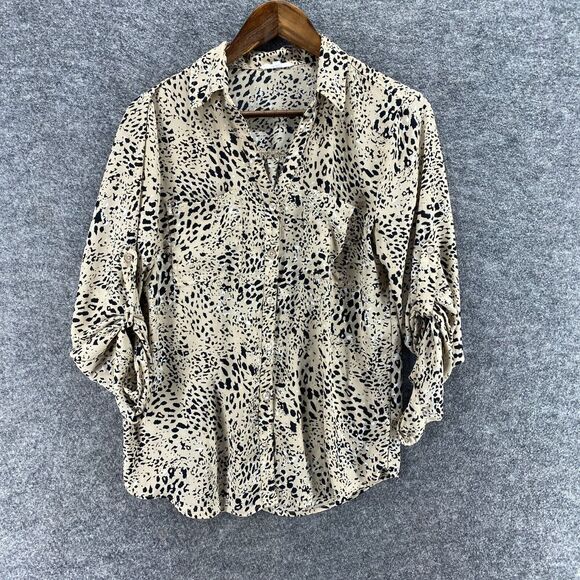 Maurices Tops - Maurices Shirt Women M Medium Beige Animal Print Button Up 3/4 Sleeve Collared